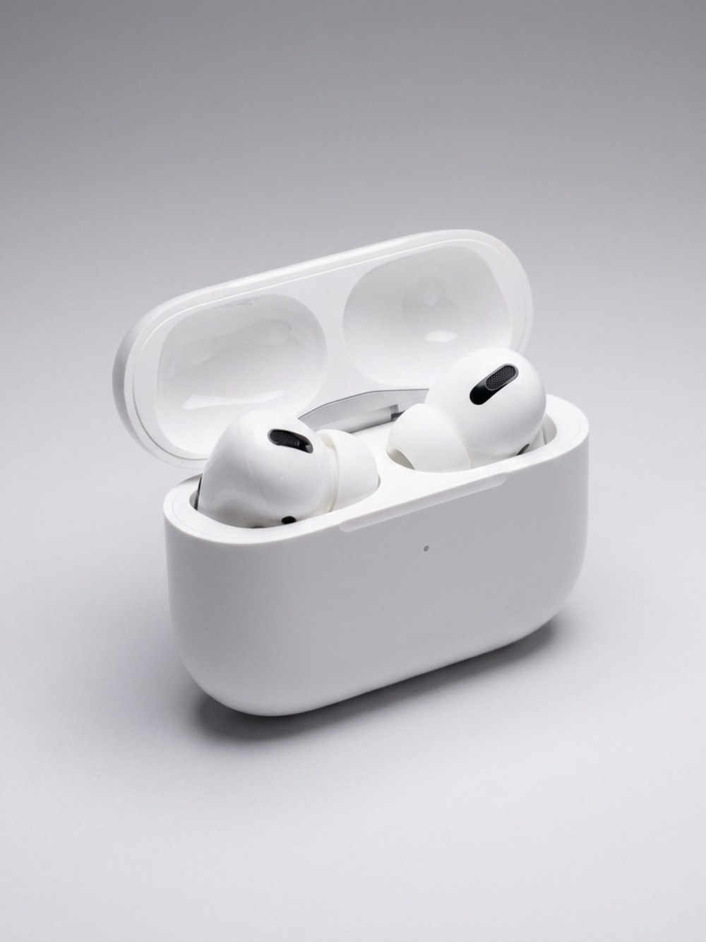 Wireless In-Ear Earbuds with Charging Case - White